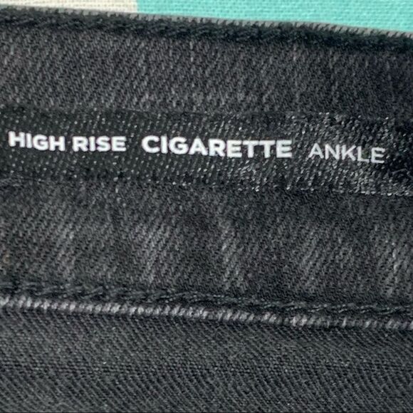NWT BDG Urban Outfitters High Rise Cigarette Jeans — Size 28W x 30L - Picture 8 of 13